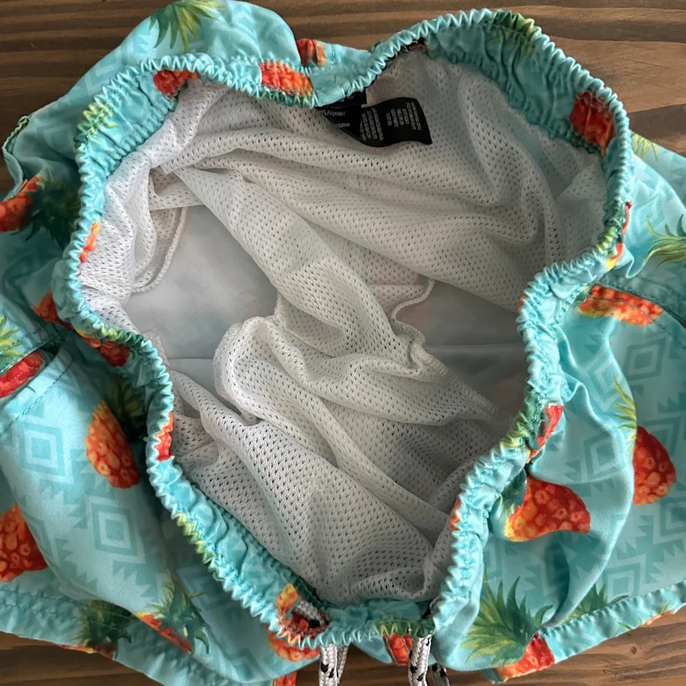 Men’s Maui and Sons Blue Orange Pineapple Print Swim Trunks M Beachwear